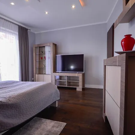 Osiedle Na Chelmonskiego - Parking - Apartamenty Bryza Daire