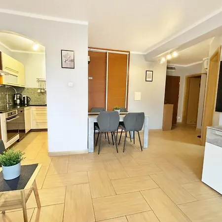 Osiedle Na Chelmonskiego - Parking - Apartamenty Bryza Daire Swinoujscie